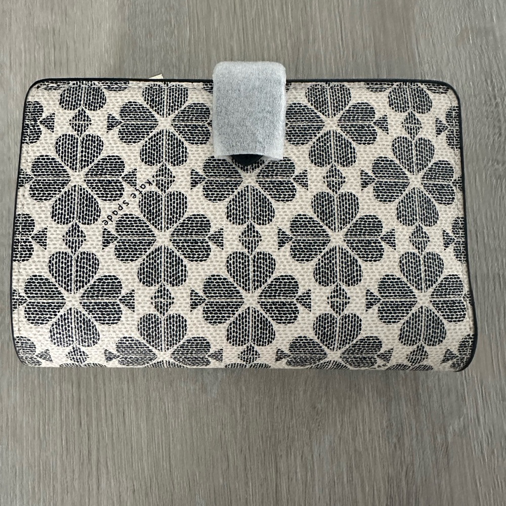 Kate Spade Black and Cream Floral Wallet - Picture 2 of 7